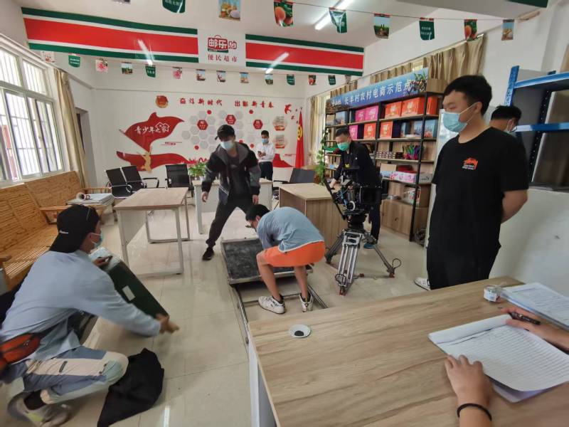 玉州区广告片拍摄公司：极简主义践行者，少即是多的视觉哲学